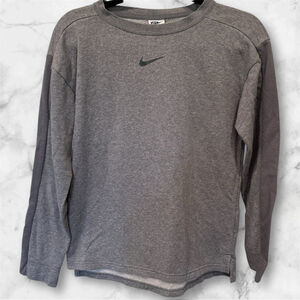 Nike Women’s Gray Crewneck Sweatshirt with Swoosh